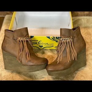 Sbicca fringe Wedges